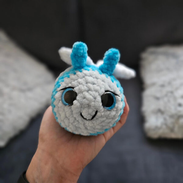 Horgolt méhecske amigurumi kék