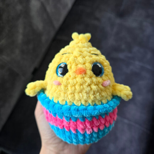 Horgolt csibe húsvéti tojásban amigurumi
