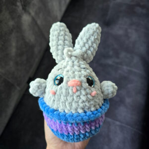 Horgolt nyuszi húsvéti tojásban amigurumi