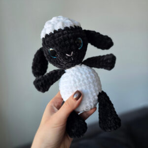 Horgolt fekete bárány amigurumi