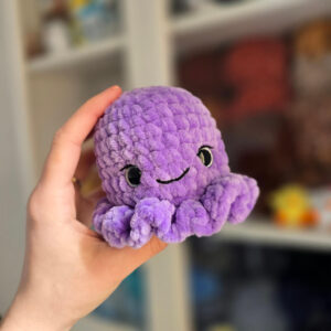 Horgolt kis polip amigurumi (lila)
